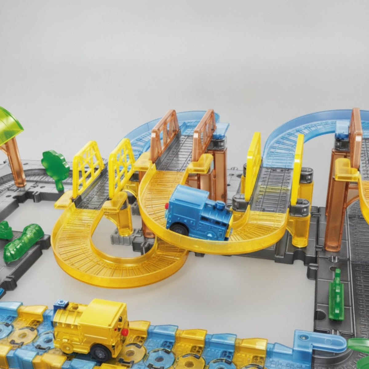 Amagogo Powered Train Playset with Track Reconfigurable Electric Set Interlocking Railway Building Toy with Scenery for Kids Ages 7-14